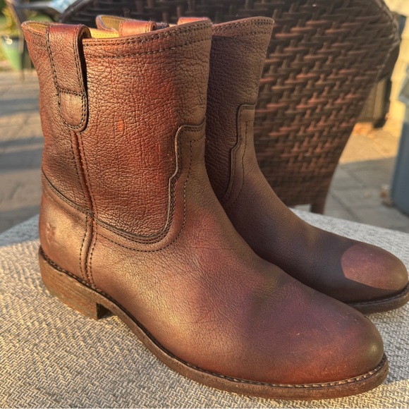 FRYE distressed leather boots - Picture 1 of 11